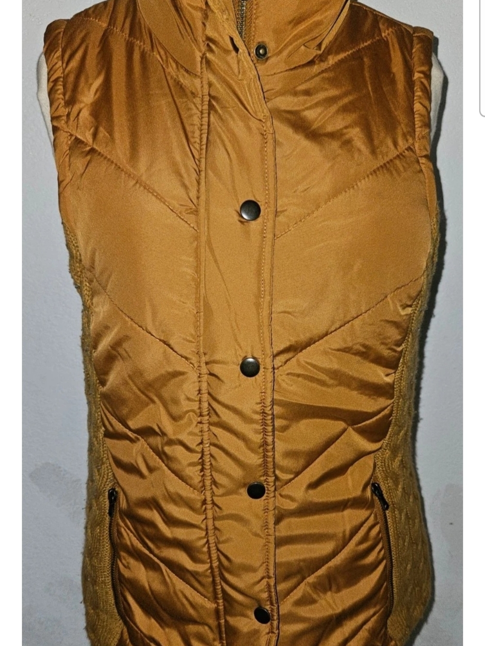 Maurices Quilted Mustard Puffer Vest Size Medium Full Zip/ Snap Polyester